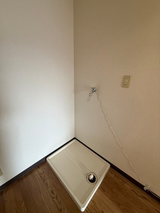 物件内観写真14　(洗濯機置場)