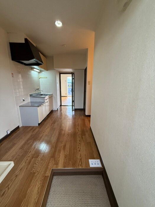 物件内観写真19　(廊下)