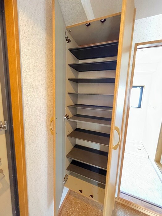 物件内観写真14　(靴箱)