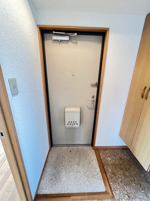 物件内観写真15　(玄関)