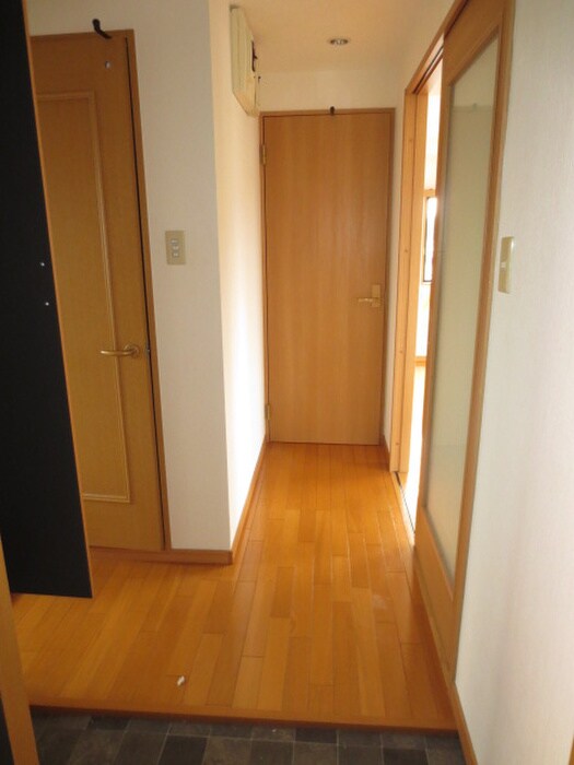 物件内観写真15　(玄関)