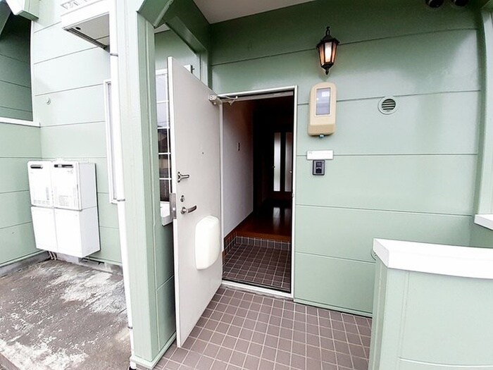 物件内観写真16　(玄関)