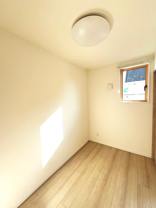 物件内観写真9　(居室)