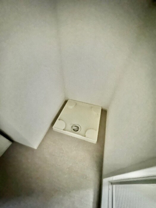 物件内観写真15　(洗濯機置場)