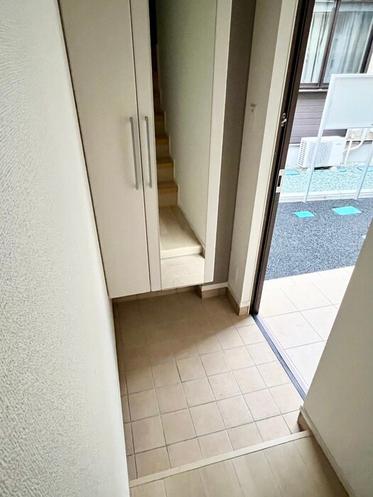 物件内観写真19　(玄関)