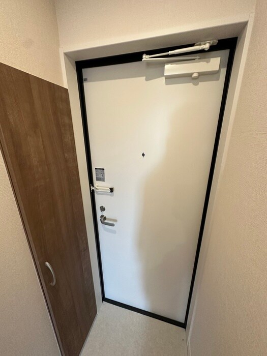 物件内観写真17　(玄関)