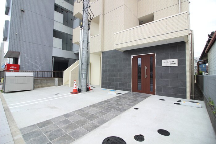 物件外観写真3　(駐車場)