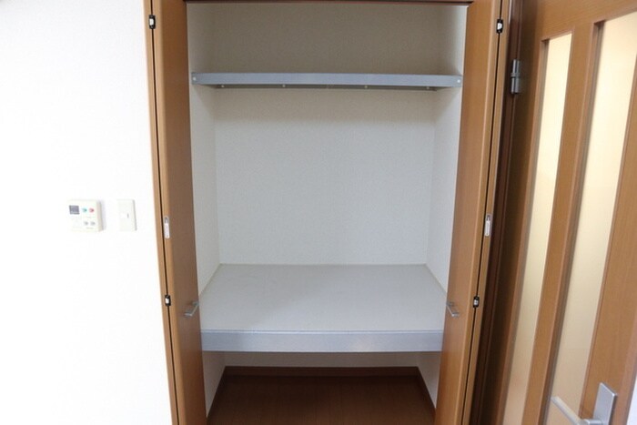 物件内観写真10　(収納)