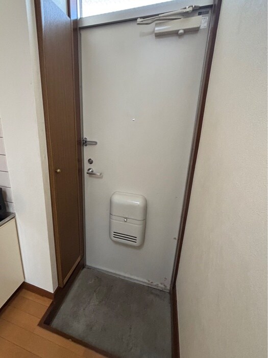 物件内観写真18　(玄関)