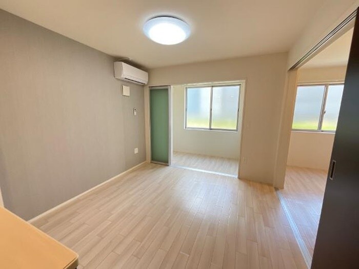 物件内観写真3　(居室)