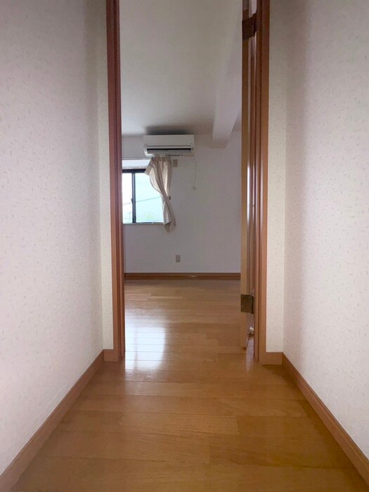 物件内観写真18　(廊下)