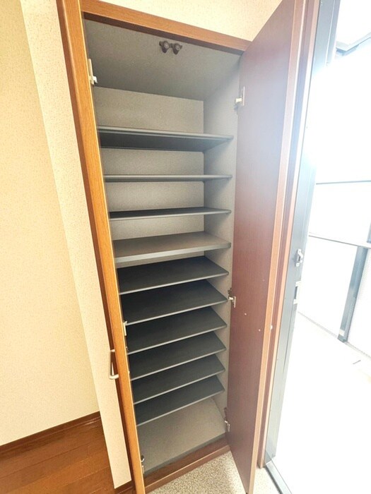 物件内観写真15　(靴箱)