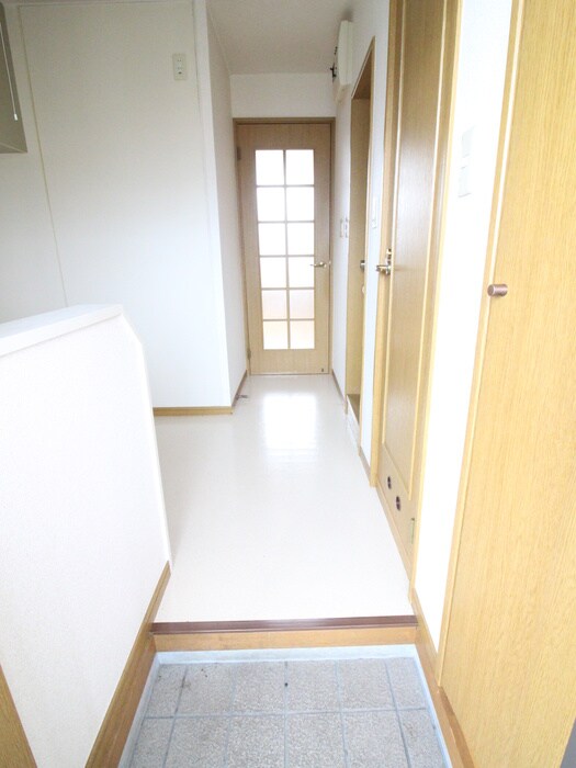 物件内観写真7　(玄関)