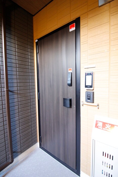 物件内観写真17　(玄関)