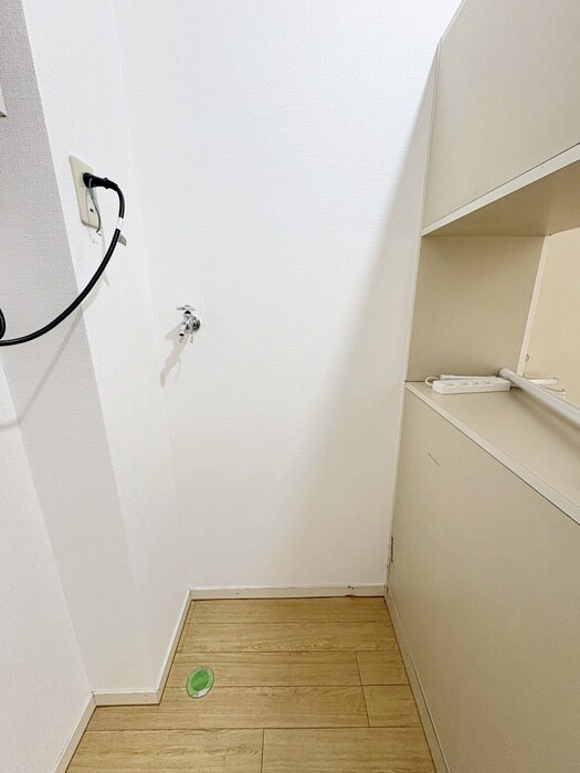 物件内観写真13　(洗濯機置場)