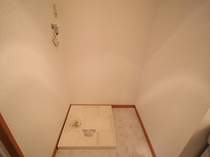 物件内観写真17　(洗濯機置場)