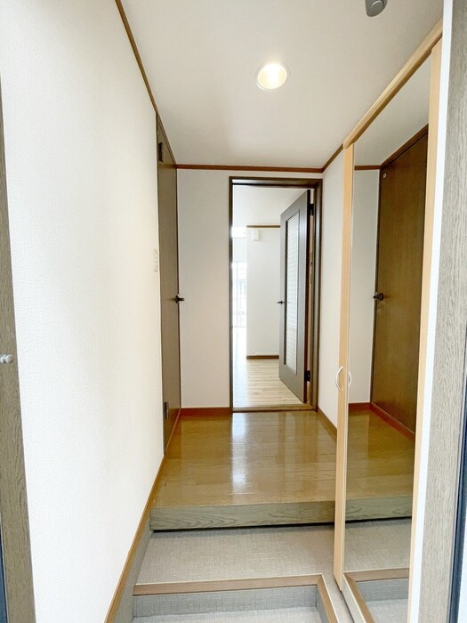 物件内観写真18　(廊下)