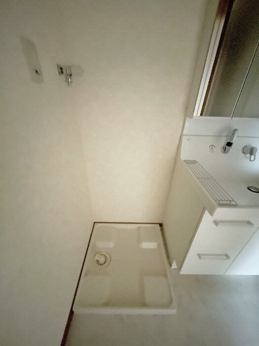 物件内観写真12　(洗濯機置場)