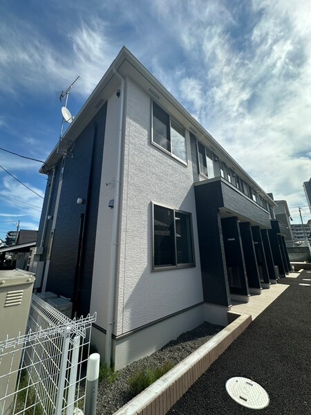 アインタウゼント３外観写真