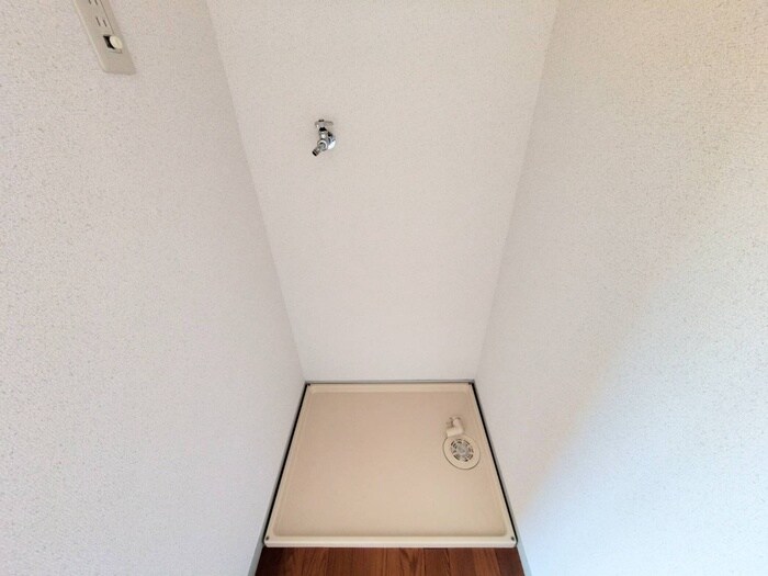 物件内観写真14　(洗濯機置場)