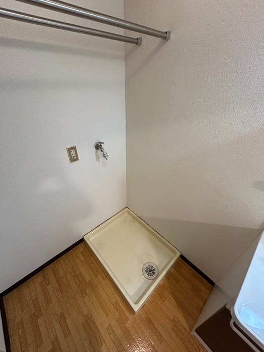 物件内観写真17　(洗濯機置場)