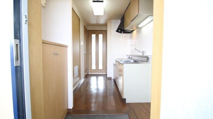 物件内観写真14　(廊下)