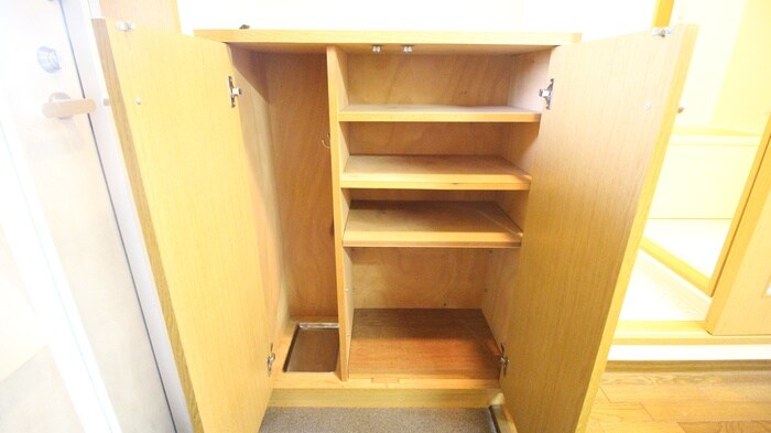 物件内観写真15　(靴箱)