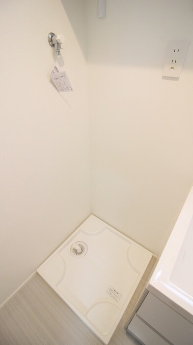 物件内観写真13　(洗濯機置場)