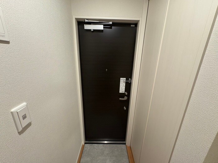 物件内観写真7　(玄関)