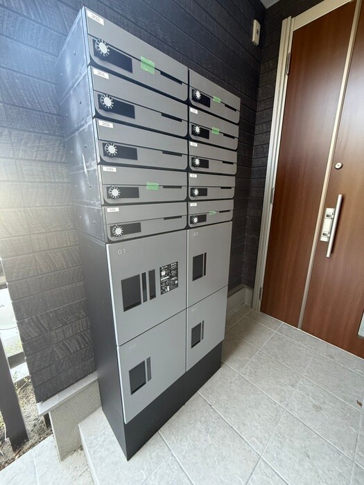 物件外観写真6　(エントランス部分)