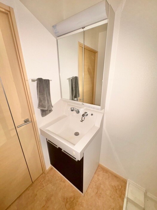 物件内観写真11　(洗面)