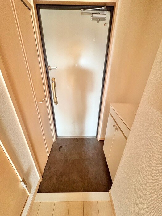 物件内観写真12　(玄関)