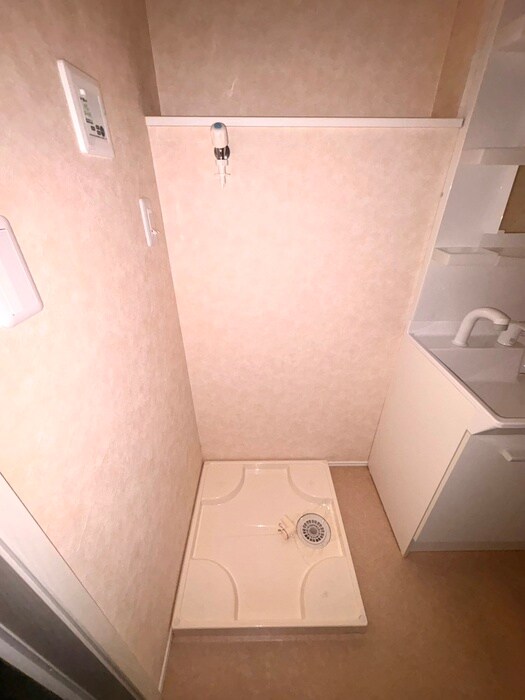 物件内観写真15　(洗濯機置場)