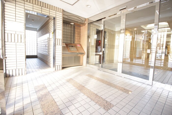 物件外観写真4　(エントランス部分)