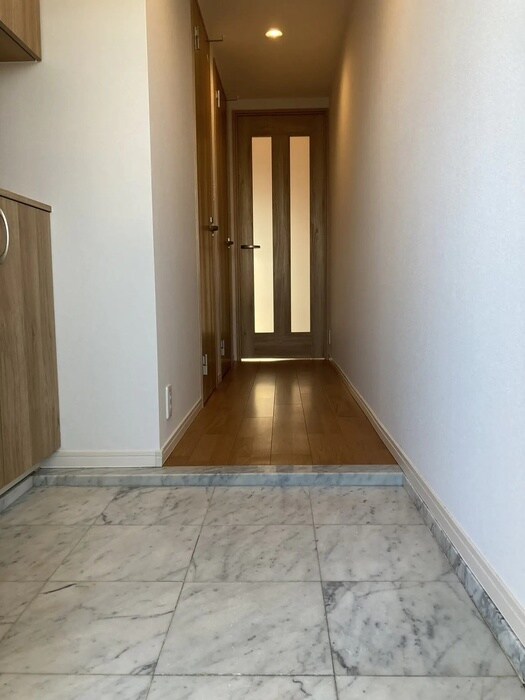 物件内観写真13　(玄関)