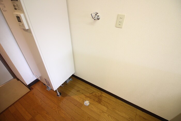 物件内観写真9　(洗濯機置場)