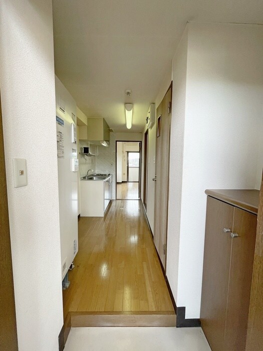 物件内観写真18　(廊下)