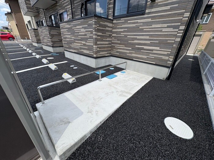 物件外観写真4　(駐輪場)