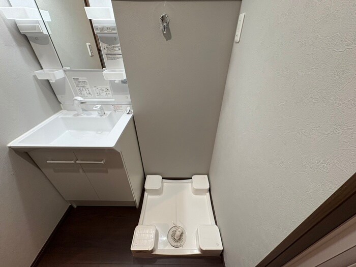 物件内観写真14　(洗濯機置場)