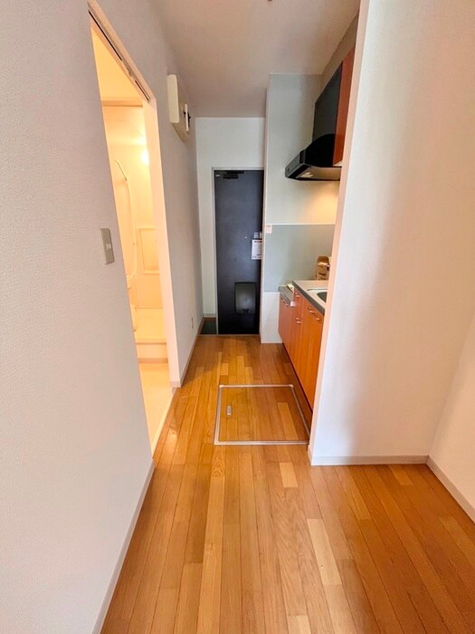 物件内観写真17　(廊下)