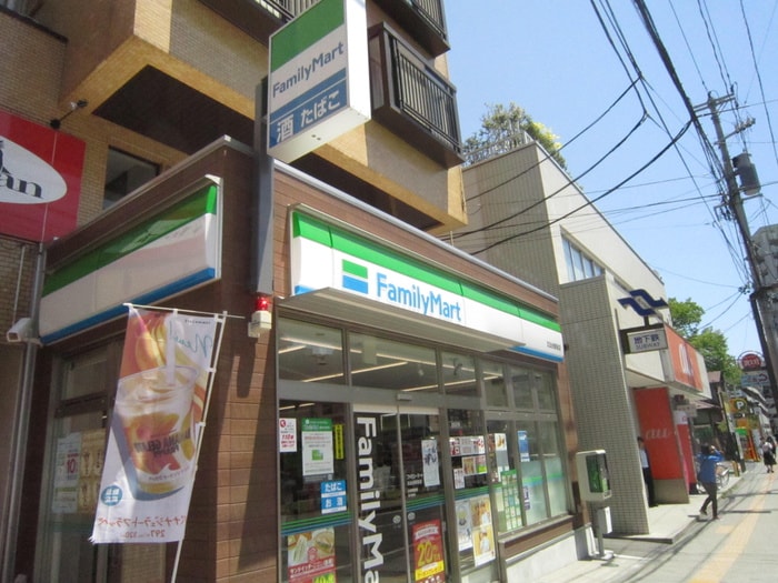 ファミリーマート 北仙台駅前店