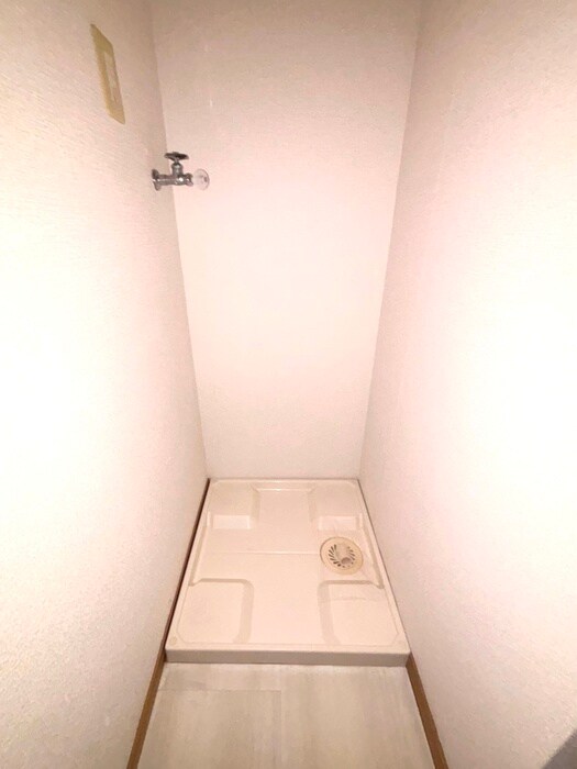 物件内観写真13　(洗濯機置場)