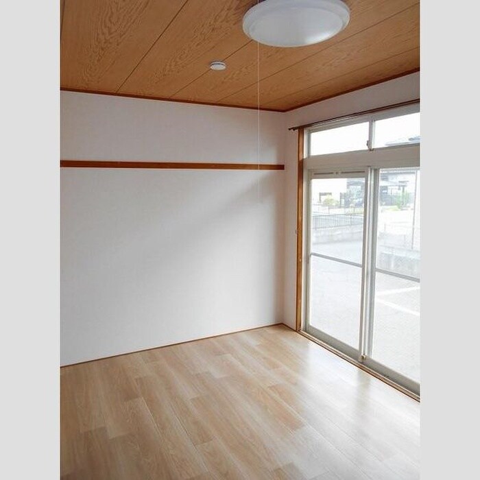 物件内観写真1　(居室)