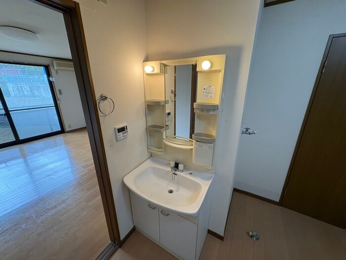 物件内観写真9　(洗面)