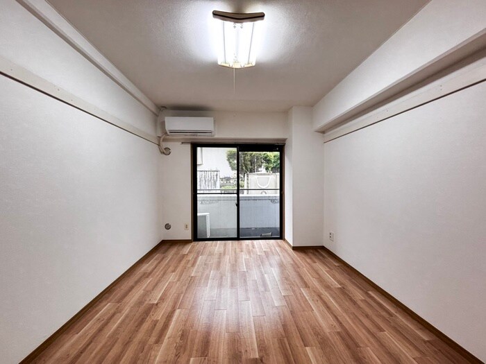 物件内観写真1　(居室)