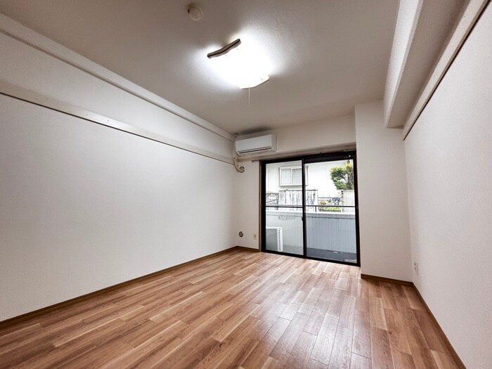 物件内観写真3　(居室)