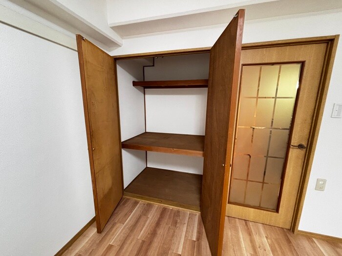 物件内観写真4　(収納)