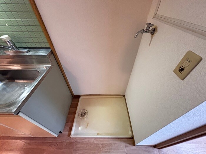 物件内観写真9　(洗濯機置場)