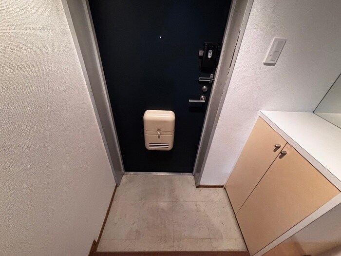 物件内観写真16　(玄関)