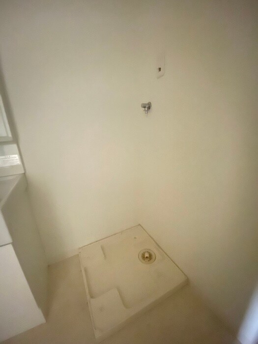 物件内観写真13　(洗濯機置場)